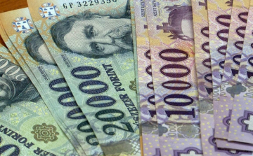 Évi 7 millió forinttal is többet kereshetnek a diplomások az érettségizettek átlagkeresetéhez képest