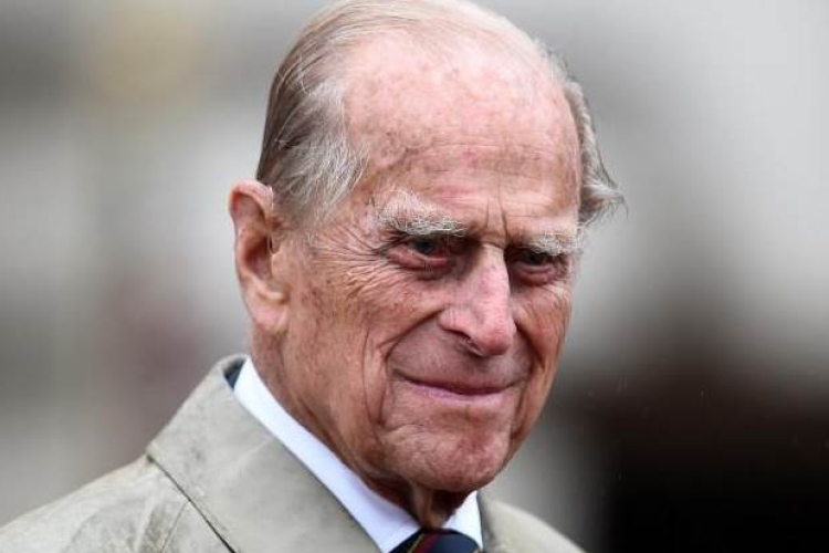 Autóbaleset érte a brit uralkodó 98 éves férjét